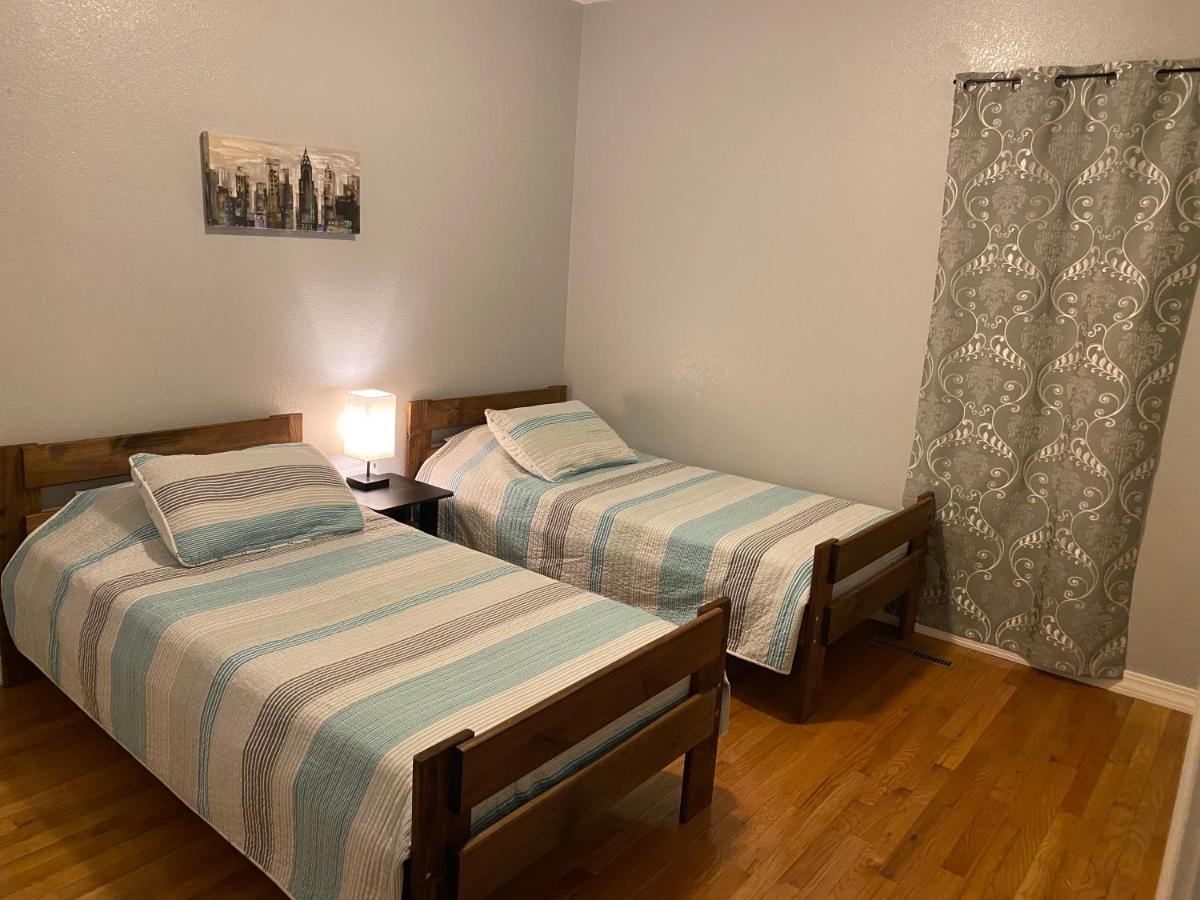 Cozy House With Large Free Parking On Premises Villa Springfield Buitenkant foto